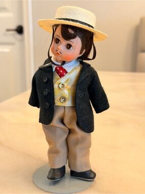 Madame Alexander Rhett “Gone With The Wind” Doll in Black Jacket